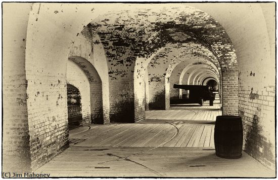 Missing Image: i_0063.jpg - Fort Clinch Arches and Cannon