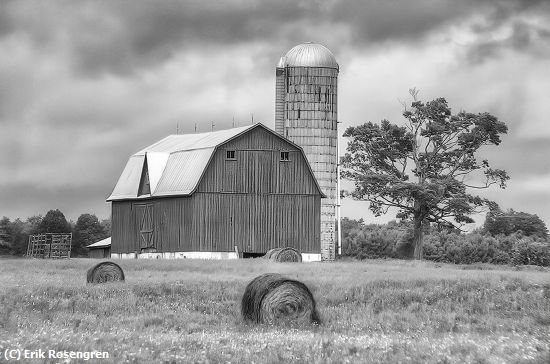 Missing Image: i_0051.jpg - Barn-Silo and-Hay-rolls