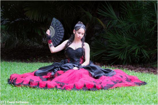 Missing Image: i_0019.jpg - Posing in the Park