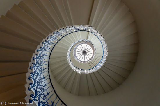 Missing Image: i_0020.jpg - Staircase