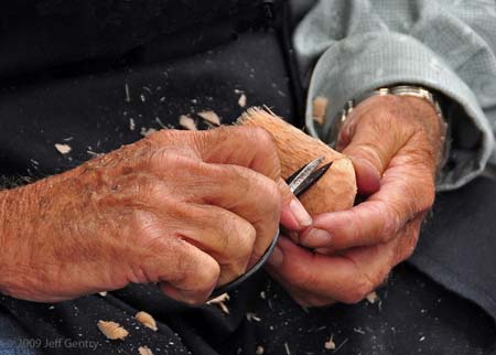 ei1_Jeff_Gentry_Hands_at_Work