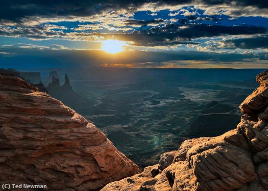 Missing Image: i_0053.jpg - Canyonlands at sunrise